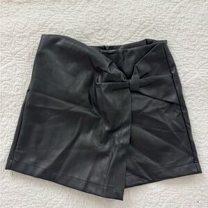 Alya Black Faux Leather Skorts
